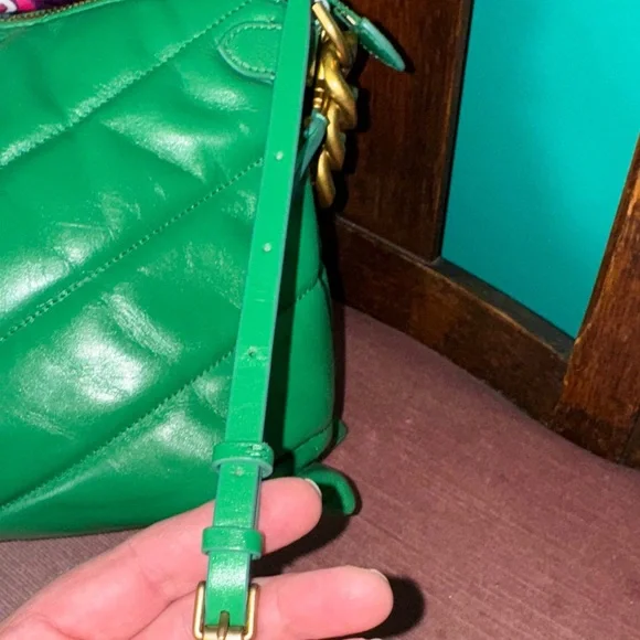 💚🤮🐸🦖Rebecca Minkoff Green Shoulder Bag with Gold Chain - Picture 12 of 16